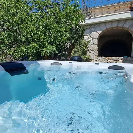 Bartola Hébergement de vacances *