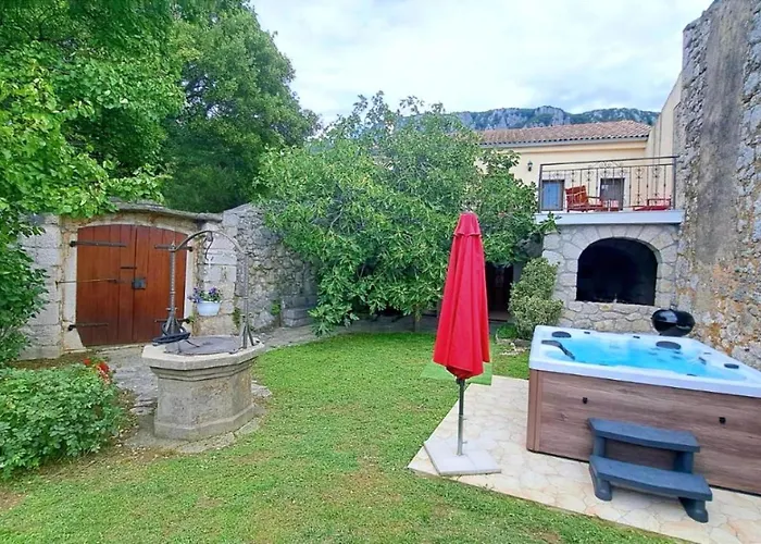 Bartola Holiday home